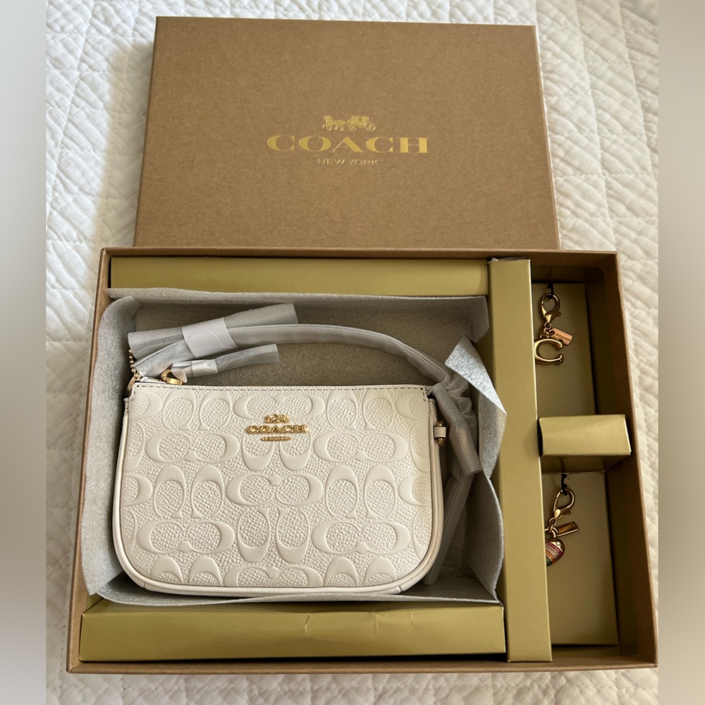 COACH wristlet- NWT!